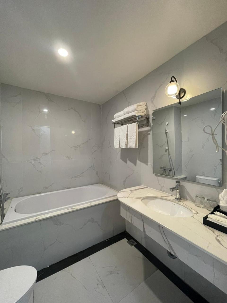 هاي فونج Lotus Hotel & Apartment المظهر الخارجي الصورة