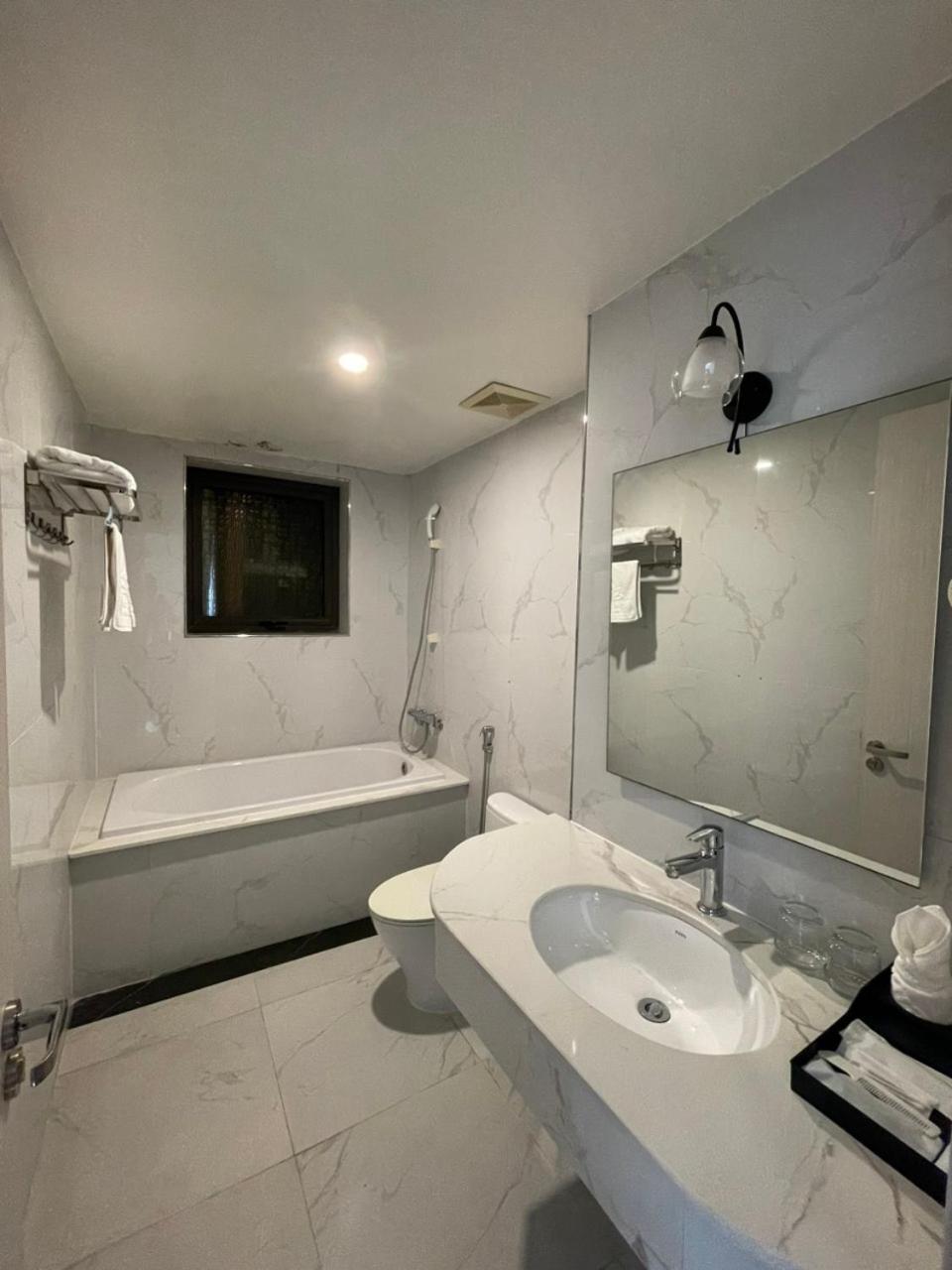 هاي فونج Lotus Hotel & Apartment المظهر الخارجي الصورة